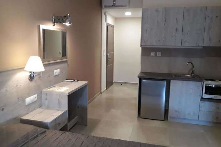 Room 11 of 106