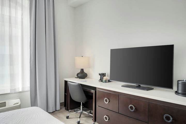 Room 5 of 30