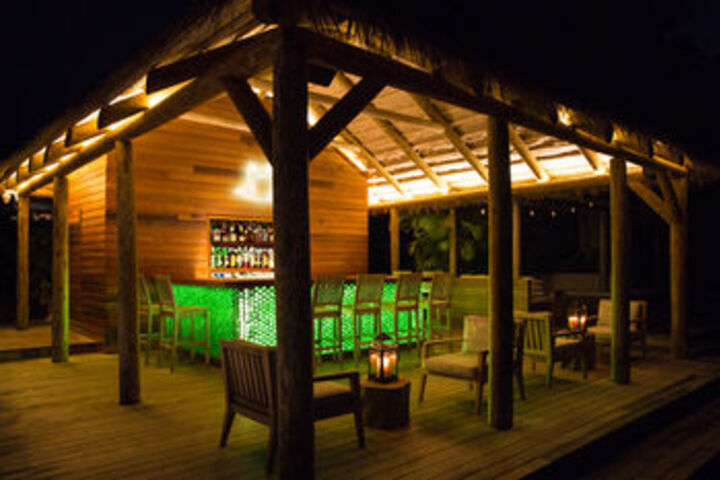 Lounge 20 of 44