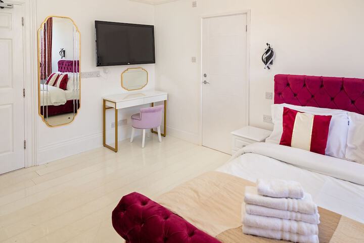 Room 34 of 74
