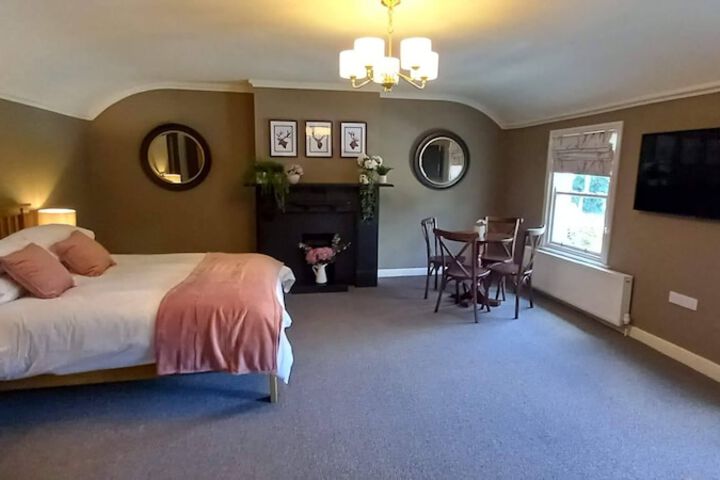 Room 4 of 34