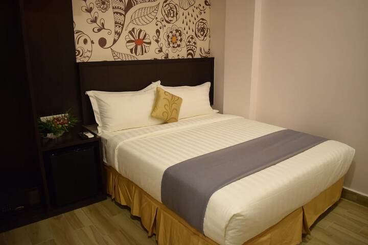 Room 7 of 37