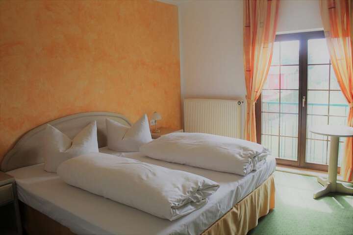 Room 8 of 34