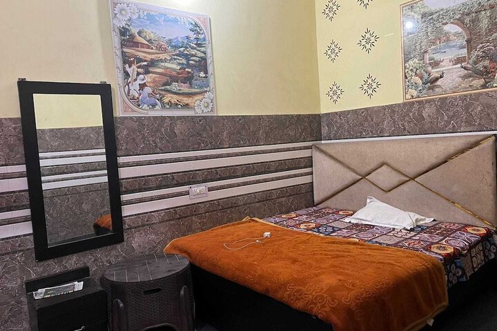 Room 2 of 13