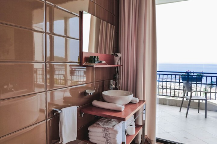 Room 46 of 167