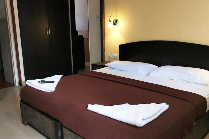 Room 15 of 32