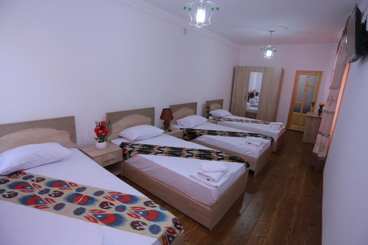 Room 16 of 32