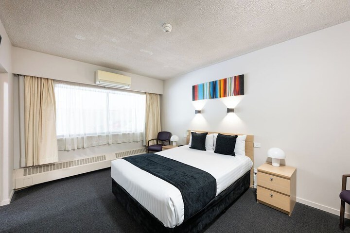 Room 73 of 86