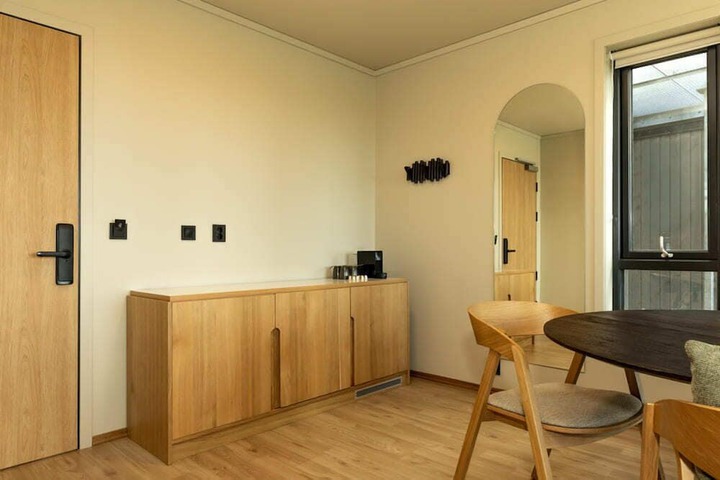 Room 17 of 44