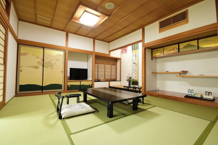 Room 10 of 68