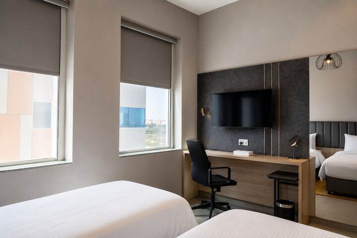 Room 34 of 110