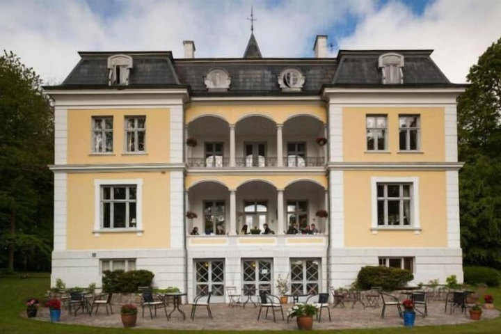 Hotel 73 of 77