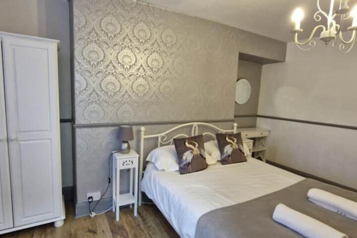 Room 160 of 263