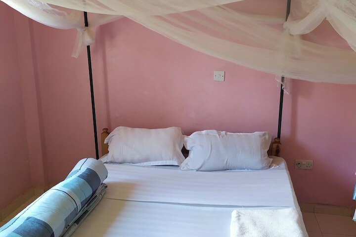 Room 18 of 36