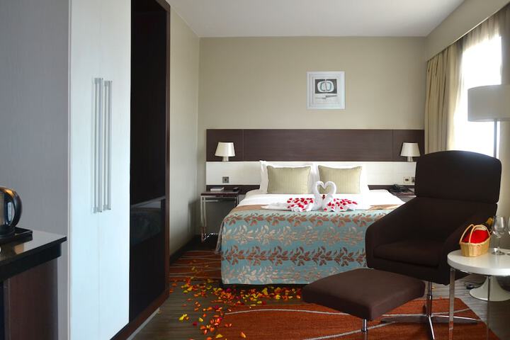 Room 7 of 63