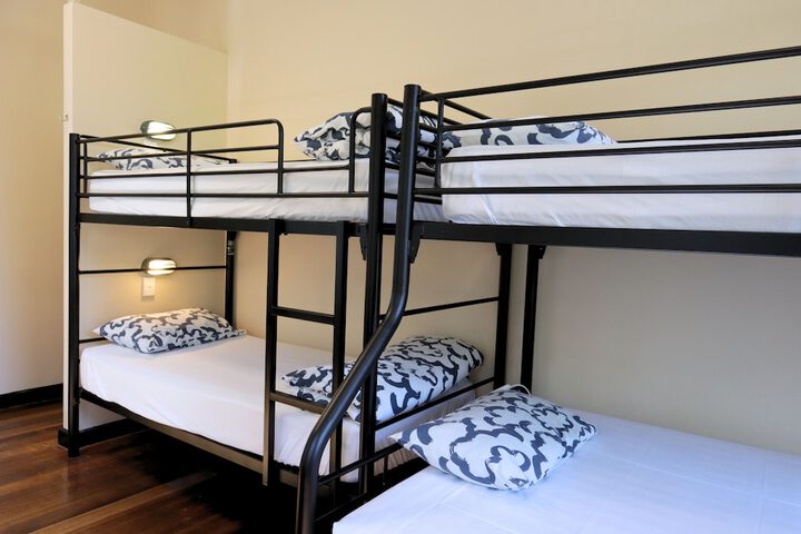 Room 13 of 34