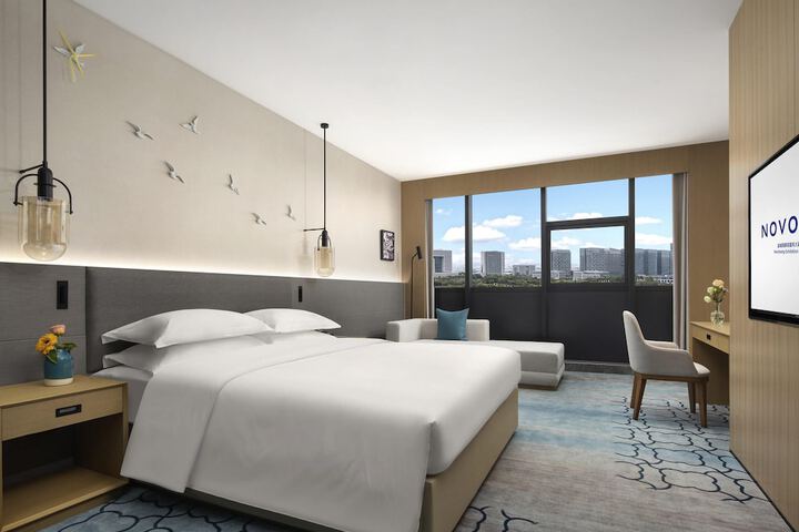 Room 4 of 35