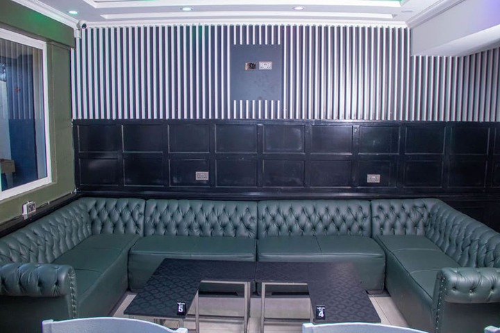 Hotel Interior 7 of 98