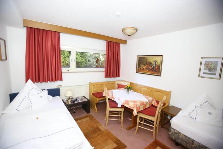 Room 7 of 20