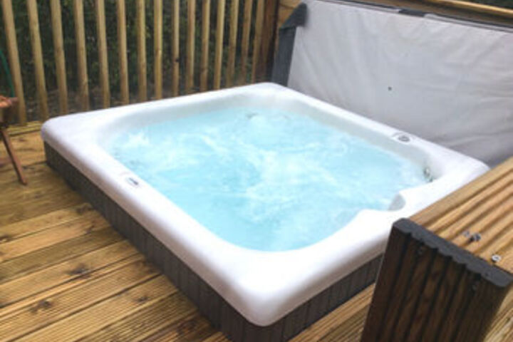 Hot Tub 50 of 70