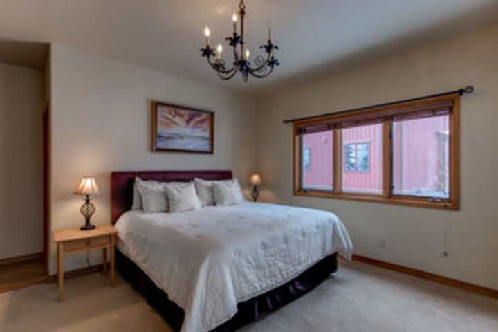 Room 10 of 13