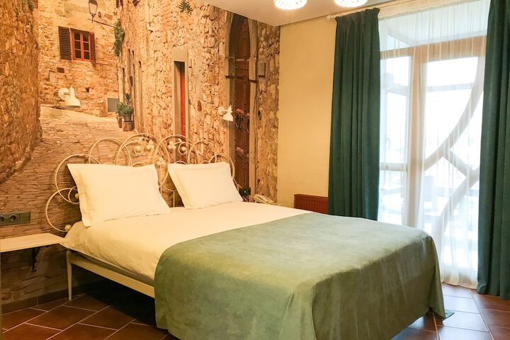 Room 33 of 81
