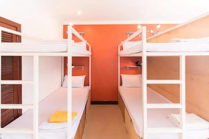 Room 18 of 68