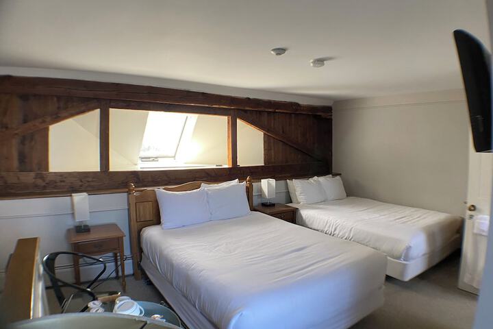 1 Queen Bed (59 of 80)