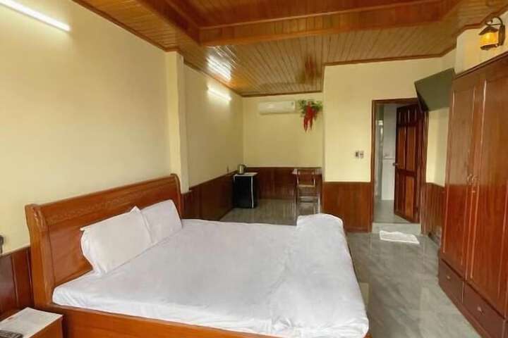 Room 9 of 22