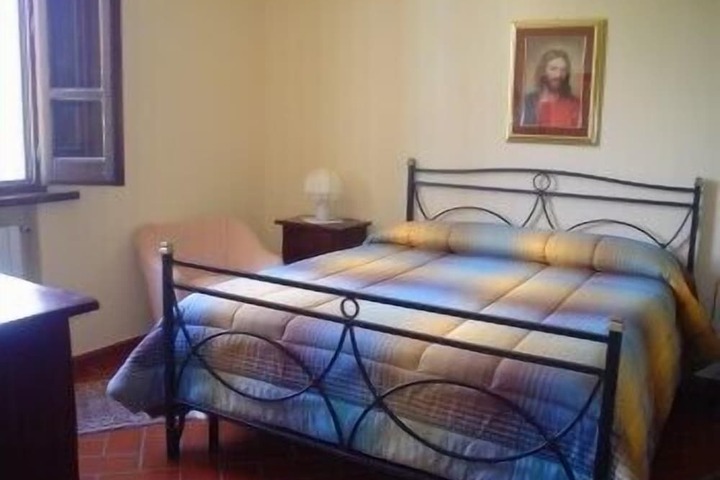 Room 18 of 49