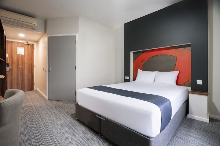 Room 8 of 36