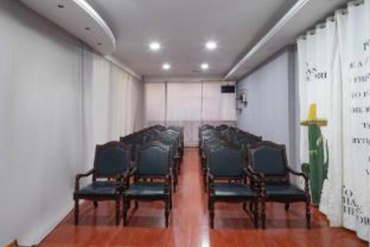 Room 9 of 23