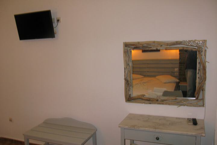 Room 3 of 22