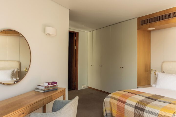 Room 22 of 176