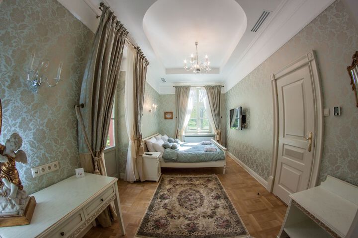 Room 4 of 35