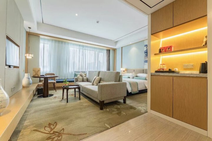 Room 9 of 15