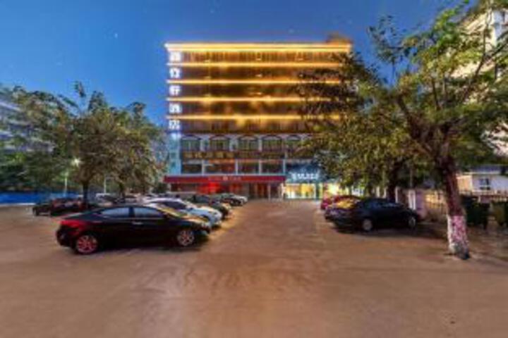 XinzhuXuan Hotel (Haikou Longhu Tianshi Park Shop)