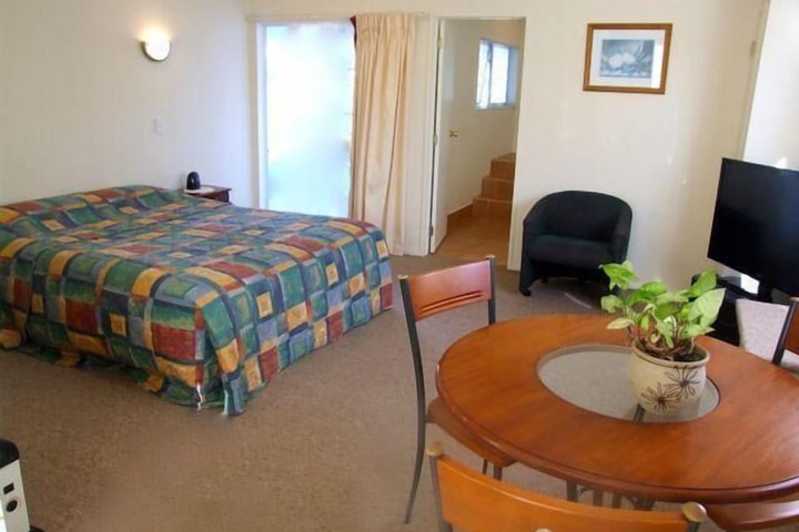 Room 4 of 41