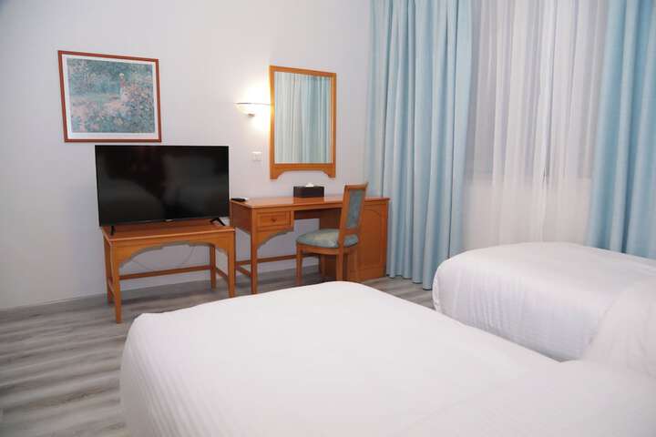 Room 13 of 88