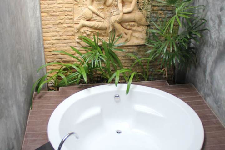 Hot Tub 28 of 45