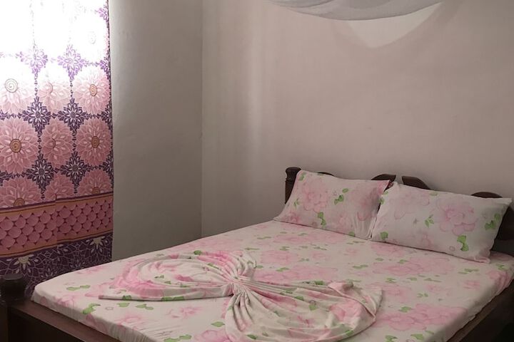 Room 9 of 38