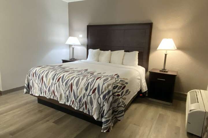 Room 8 of 35