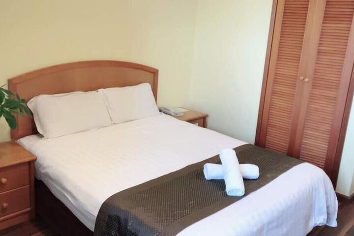 Room 10 of 22