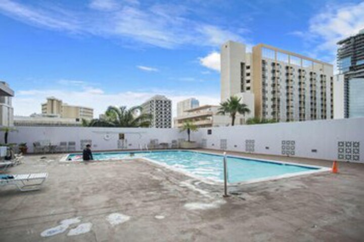 Pool 20 of 26