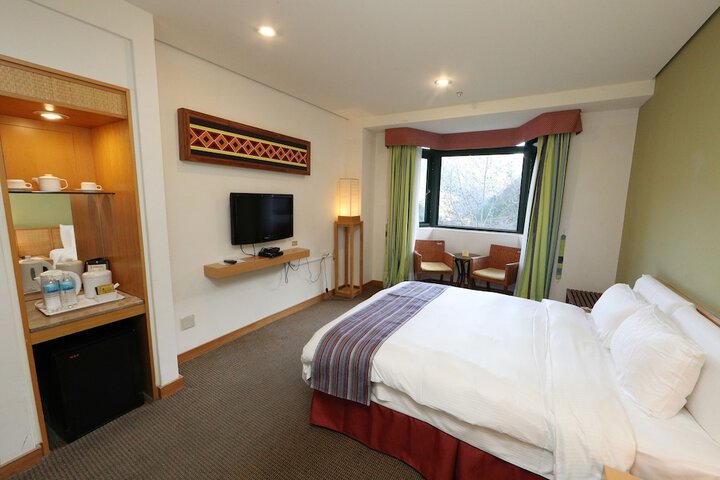 Room 5 of 37