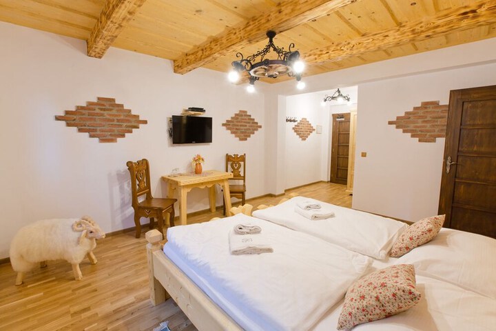 Room 7 of 56