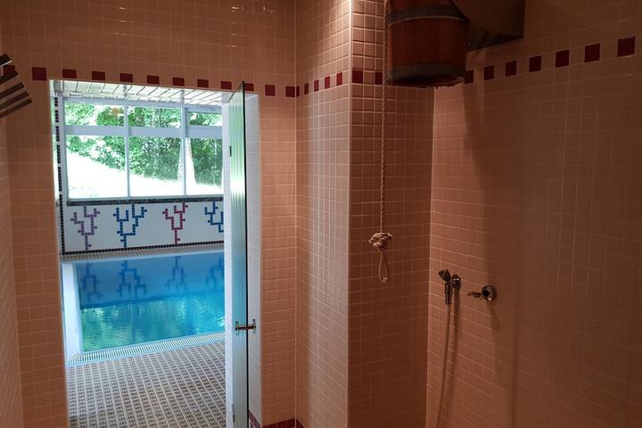 Hotel with Pool