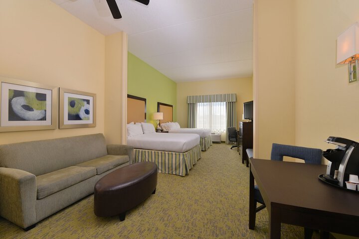 1 King Bed Suite (15 of 16)