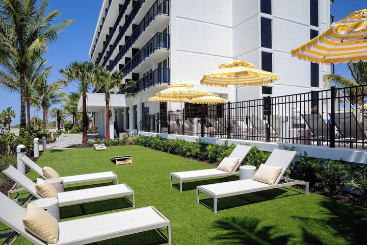 Terrace/Patio 33 of 34