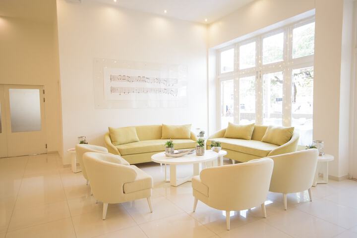 Guest Lobby